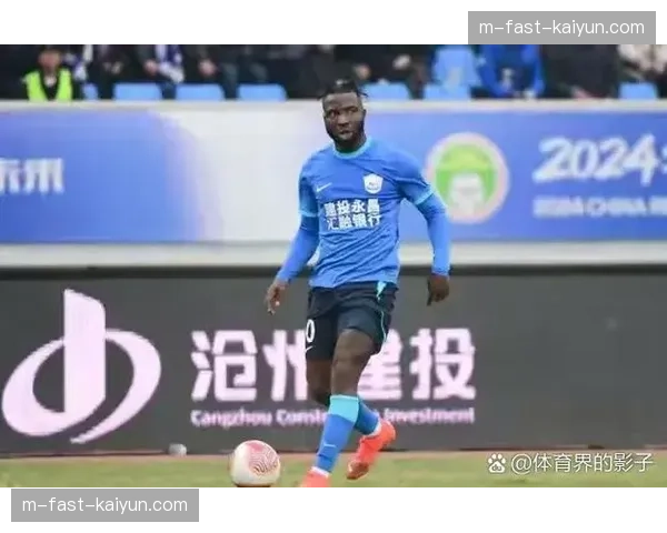 云南玉昆奥斯卡门前嗅觉敏锐，四分钟内完成两次包抄得分